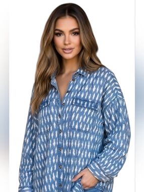BDG Urban outfitters Blue and White Patterned Casual Shirt ( SIZE: M)